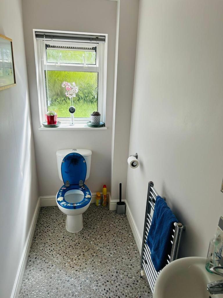 Serene Spacious Room Staines-upon-Thames Екстериор снимка