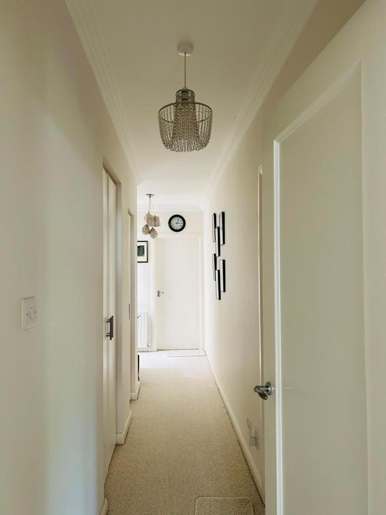 Serene Spacious Room Staines-upon-Thames Екстериор снимка